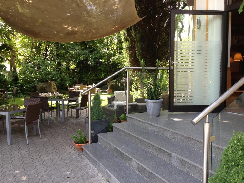 Gasthof-Pension Weisz-Artner Frauenkirchen Bagian luar foto