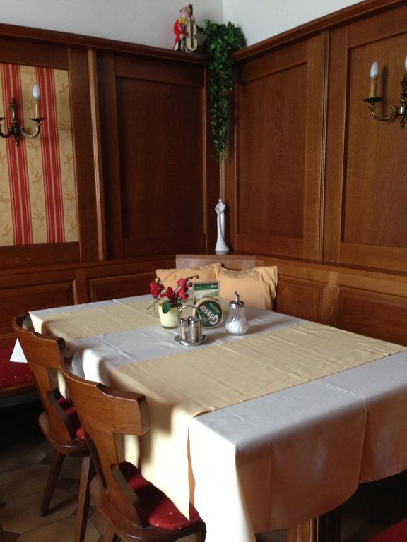 Gasthof-Pension Weisz-Artner Frauenkirchen Bagian luar foto