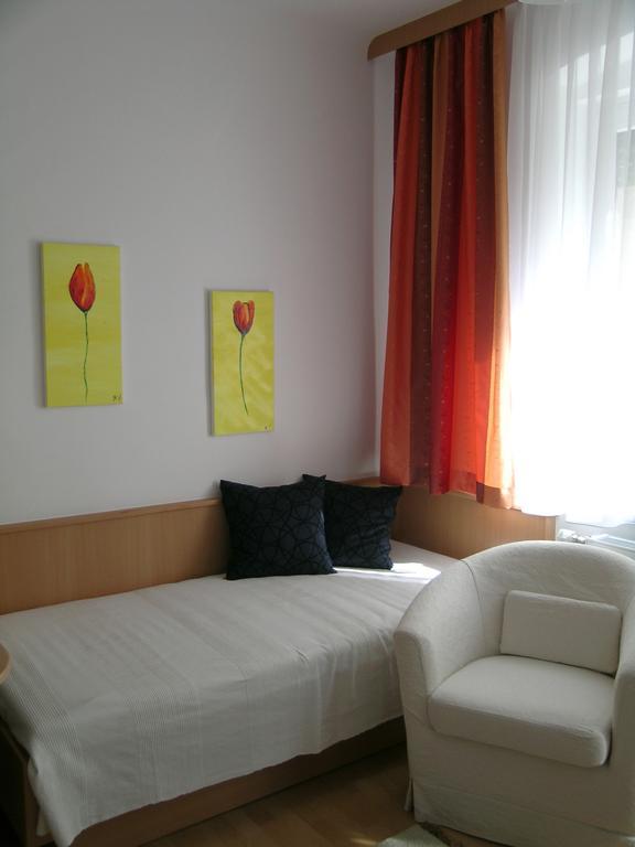 Gasthof-Pension Weisz-Artner Frauenkirchen Ruang foto