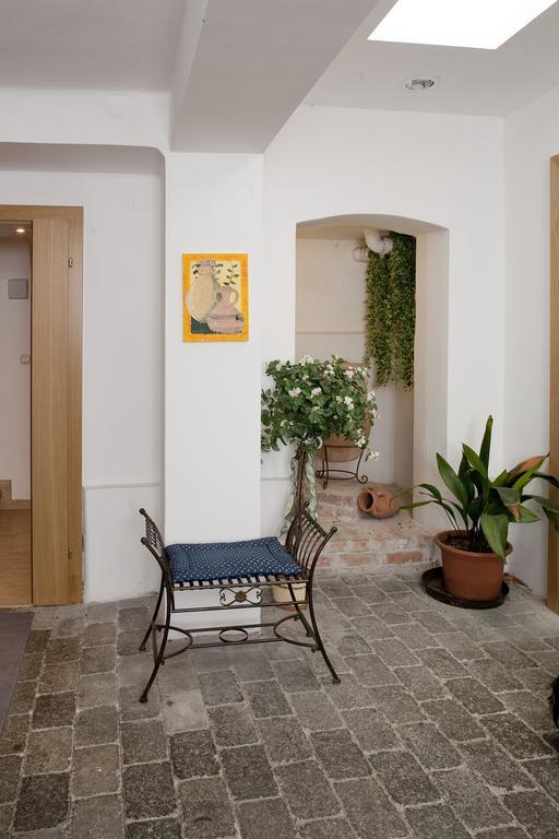 Gasthof-Pension Weisz-Artner Frauenkirchen Bagian luar foto